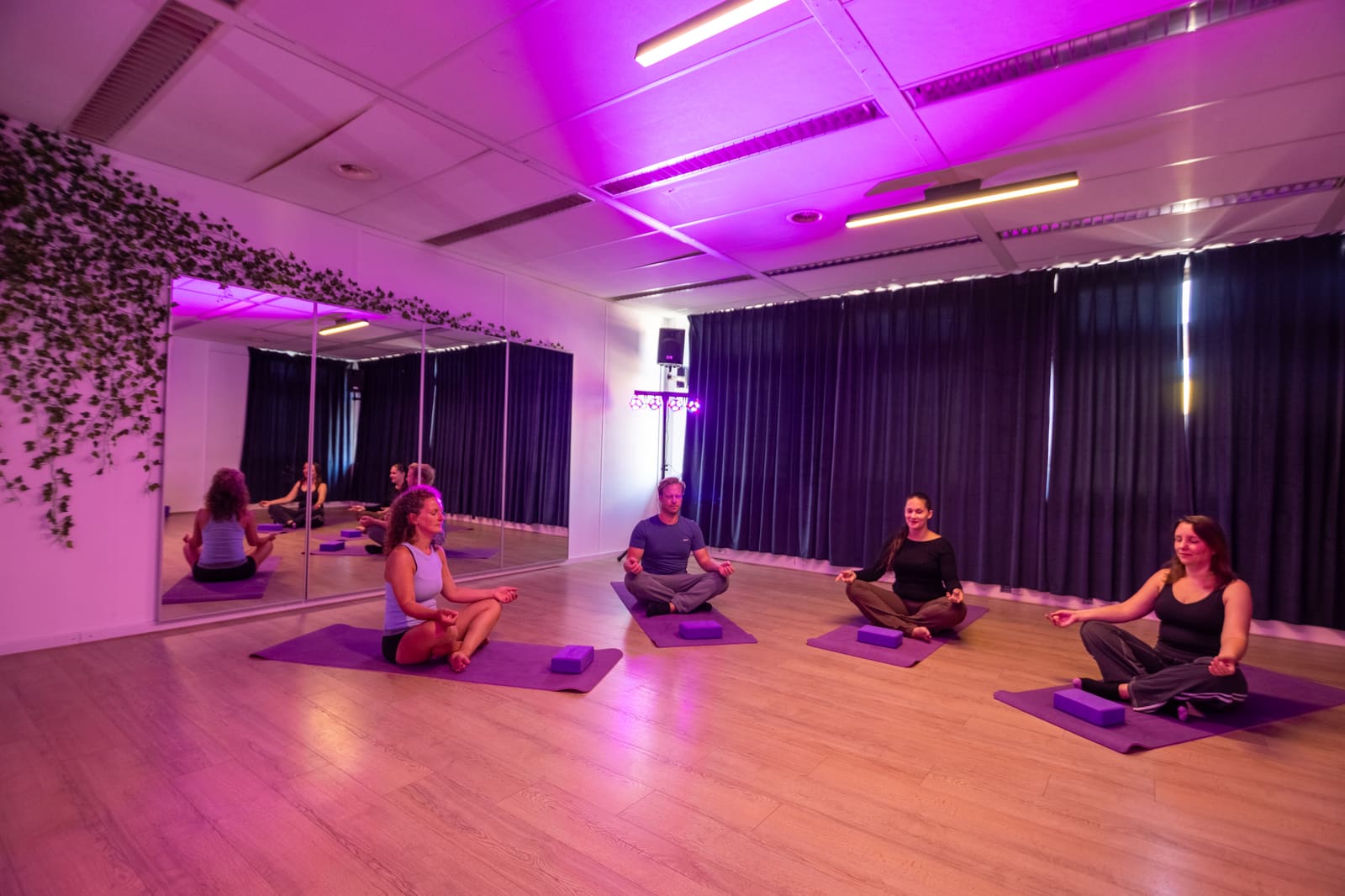 Kleine Zaal in opstelling yoga
